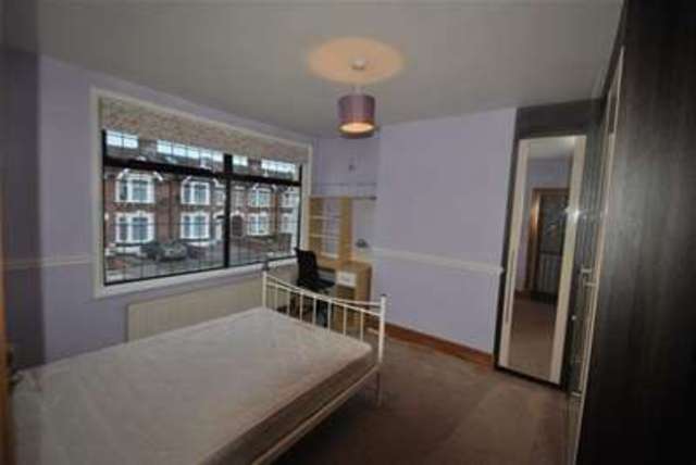  Image of 4 bedroom Terraced house to rent in Montreal Road Ilford IG1 at Montreal Road  Ilford, IG1 4SH