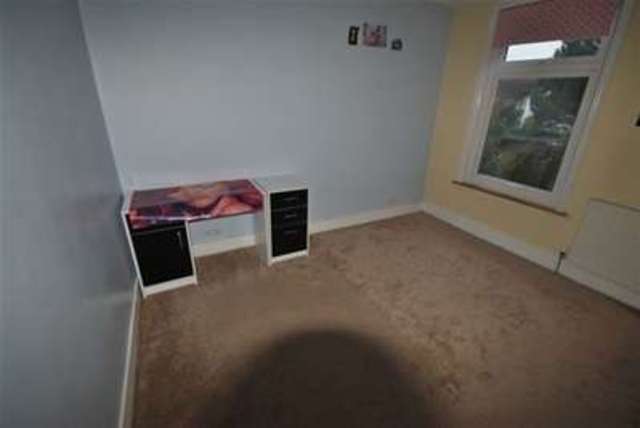  Image of 4 bedroom Terraced house to rent in Montreal Road Ilford IG1 at Montreal Road  Ilford, IG1 4SH