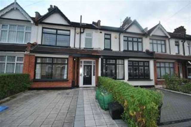  Image of 4 bedroom Terraced house to rent in Montreal Road Ilford IG1 at Montreal Road  Ilford, IG1 4SH