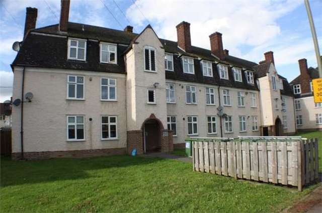  Image of 3 bedroom Flat for sale in Montrose Avenue Burnt Oak Edgware HA8 at Edgware Edgware, HA8 0DY