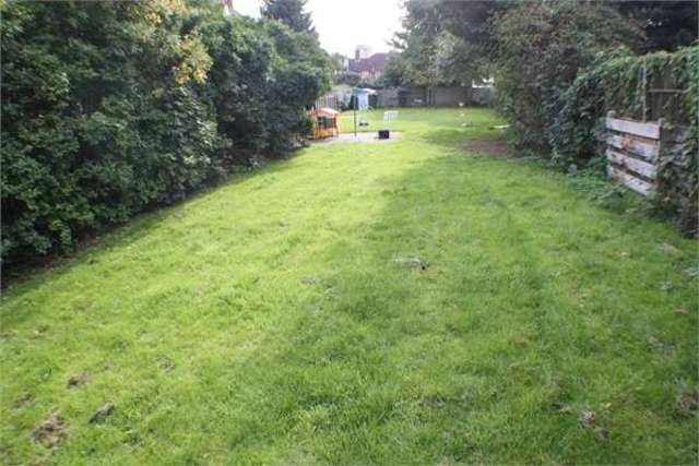  Image of 3 bedroom Flat for sale in Montrose Avenue Burnt Oak Edgware HA8 at Edgware Edgware, HA8 0DY