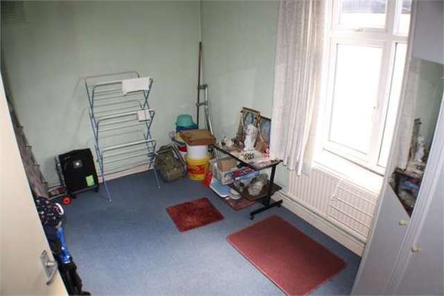  Image of 3 bedroom Flat for sale in Montrose Avenue Burnt Oak Edgware HA8 at Edgware Edgware, HA8 0DY