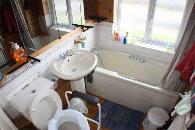  Image of 3 bedroom Flat for sale in Montrose Avenue Burnt Oak Edgware HA8 at Edgware Edgware, HA8 0DY