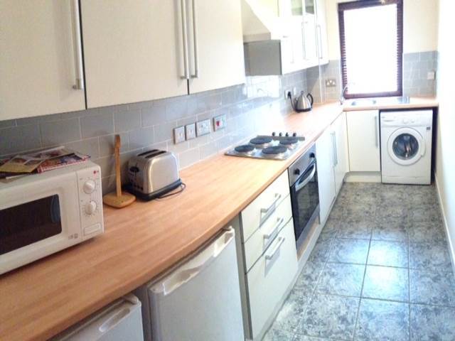  Image of 2 bedroom Flat to rent in Murieston Place Edinburgh EH11 at Dalry Edinburgh Edinburgh, EH11 2LT