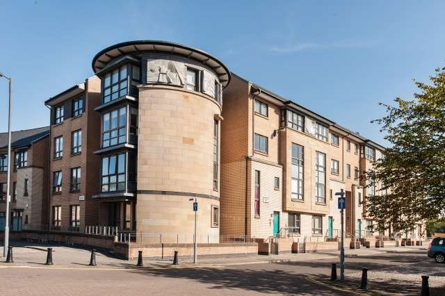  Image of 3 bedroom Flat for sale in Naburn Gate Glasgow G5 at Glasgow, G5 0SQ