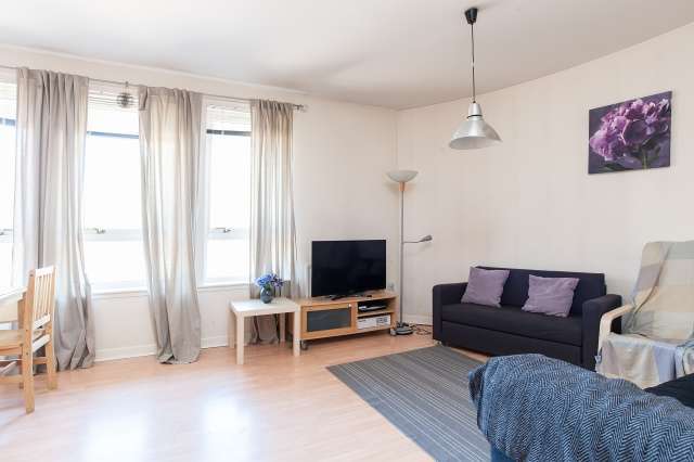  Image of 3 bedroom Flat for sale in Naburn Gate Glasgow G5 at Glasgow, G5 0SQ