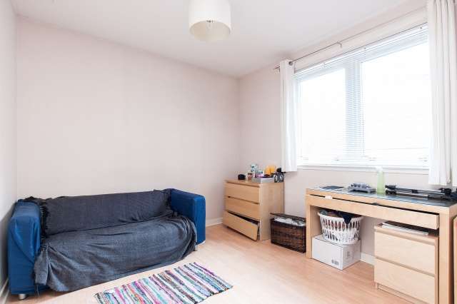  Image of 3 bedroom Flat for sale in Naburn Gate Glasgow G5 at Glasgow, G5 0SQ
