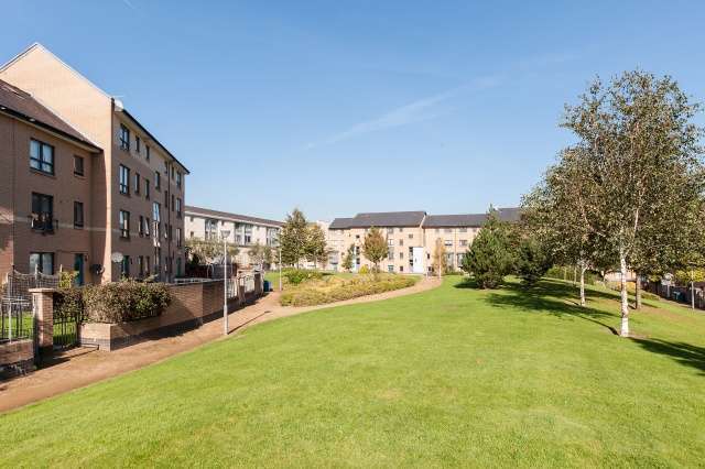  Image of 3 bedroom Flat for sale in Naburn Gate Glasgow G5 at Glasgow, G5 0SQ