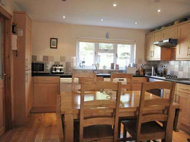  Image of 3 bedroom Cottage for sale in Princes Street Innerleithen EH44 at Princes Street  Innerleithen, EH44 6JT