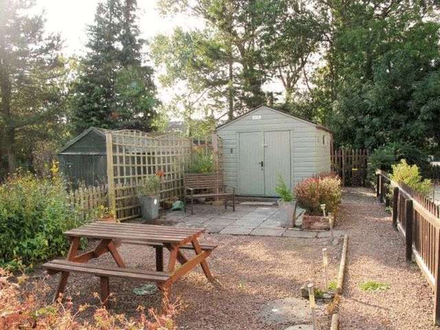  Image of 3 bedroom Cottage for sale in Princes Street Innerleithen EH44 at Princes Street  Innerleithen, EH44 6JT