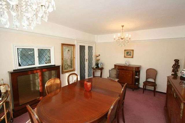  Image of 4 bedroom Detached house to rent in New Forest Lane Chigwell IG7 at New Forest Lane  Chigwell, IG7 5QN