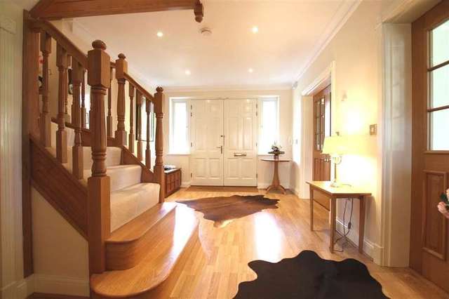 Image of 5 bedroom Detached house for sale in New Lane Hill Tilehurst Reading RG30 at New Lane Hill  Tilehurst, RG30 4JN
