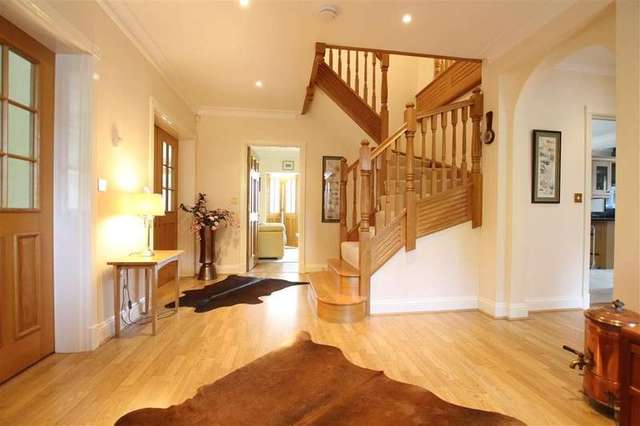  Image of 5 bedroom Detached house for sale in New Lane Hill Tilehurst Reading RG30 at New Lane Hill  Tilehurst, RG30 4JN