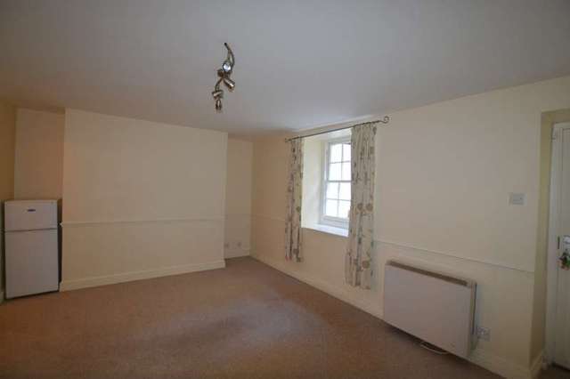  Image of 1 bedroom Flat to rent in Belmont Road Exeter EX1 at 42 Belmont Road Newtown Exeter, EX1 2HG