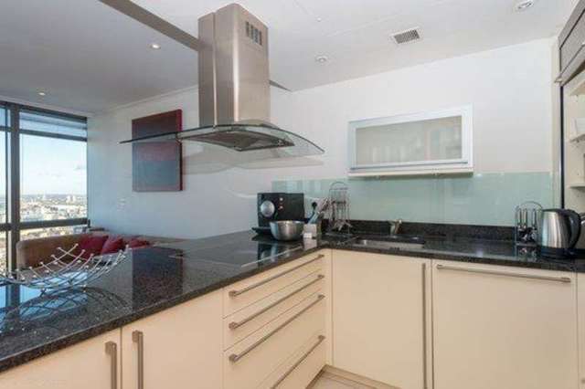  Image of 2 bedroom Flat to rent in Hertsmere Road London E14 at Docklands London West India Quay, E14 4EG