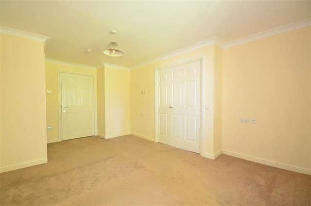  Image of 1 bedroom Apartment for sale in Nutfield Place Portsmouth PO1 at Portsmouth Hampshire Portsmouth, PO1 4JB