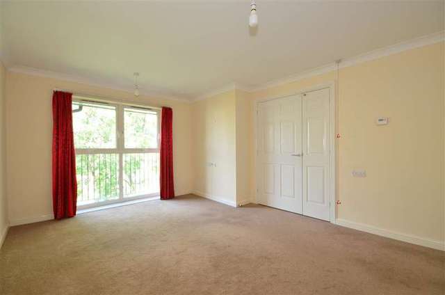  Image of 1 bedroom Apartment for sale in Nutfield Place Portsmouth PO1 at Portsmouth Hampshire Portsmouth, PO1 4JB