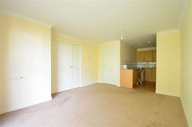  Image of 1 bedroom Apartment for sale in Nutfield Place Portsmouth PO1 at Portsmouth Hampshire Portsmouth, PO1 4JB
