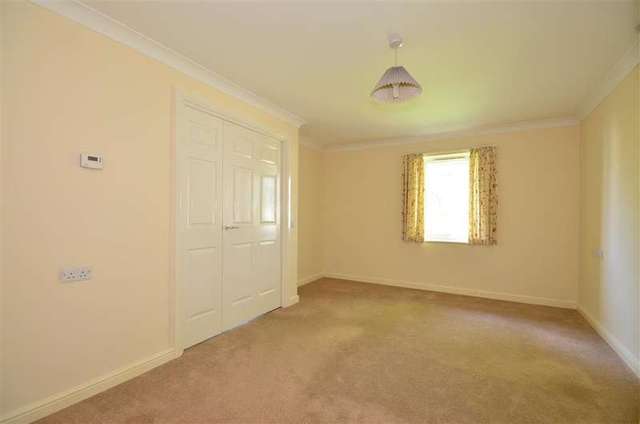  Image of 1 bedroom Apartment for sale in Nutfield Place Portsmouth PO1 at Portsmouth Hampshire Portsmouth, PO1 4JB
