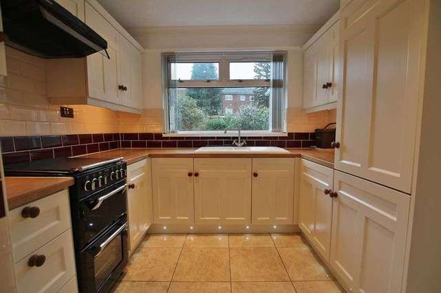  Image of 3 bedroom Semi-Detached house to rent in Oakdale Avenue Willerby Hull HU10 at Oakdale Avenue Willerby Hull, HU10 6BB