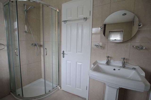  Image of 3 bedroom Semi-Detached house to rent in Oakdale Avenue Willerby Hull HU10 at Oakdale Avenue Willerby Hull, HU10 6BB