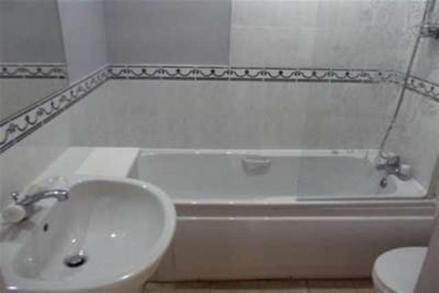  Image of 2 bedroom Flat to rent in Old Castle Gardens Glasgow G44 at Glasgow, G44 4SR