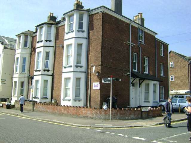  Image of 1 bedroom Apartment to rent in Old Tiverton Road Exeter EX4 at Old Tiverton Road  Exeter, EX4 6LB