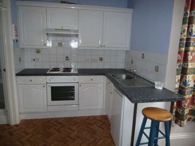  Image of 1 bedroom Apartment to rent in Old Tiverton Road Exeter EX4 at Old Tiverton Road  Exeter, EX4 6LB