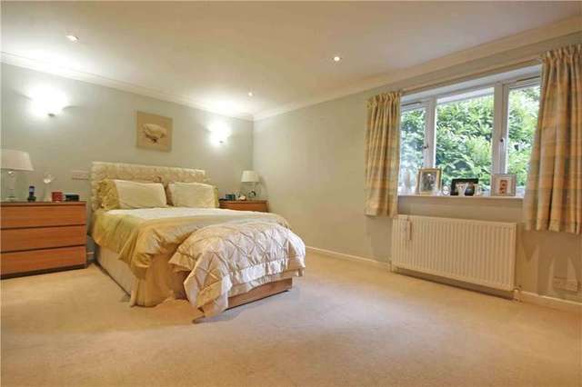  Image of 5 bedroom Detached house for sale in Old Woking Road West Byfleet KT14 at West Byfleet Surrey West Byfleet, KT14 6HY