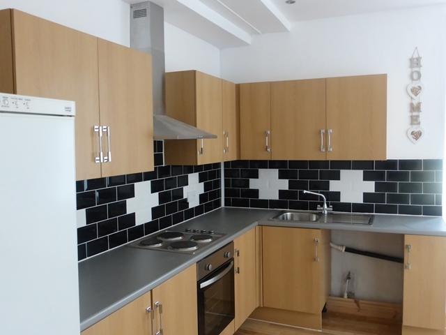  Image of 1 bedroom Apartment to rent in Old Westgate Dewsbury WF13 at South Gate Street  Dewsbury, WF13 1NB