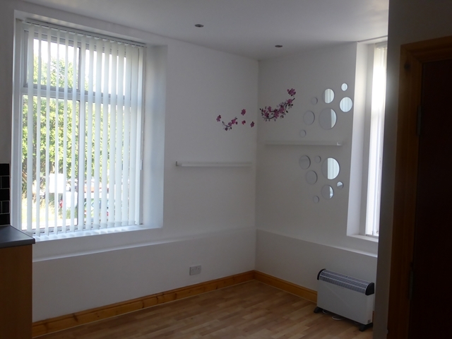  Image of 1 bedroom Apartment to rent in Old Westgate Dewsbury WF13 at South Gate Street  Dewsbury, WF13 1NB