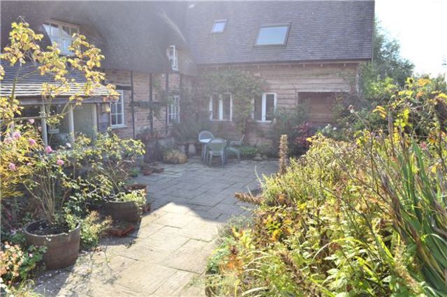  Image of 5 bedroom Detached house for sale in Oxenton Oxenton Cheltenham GL52 at Oxenton  Gloucestershire, GL52 9SE