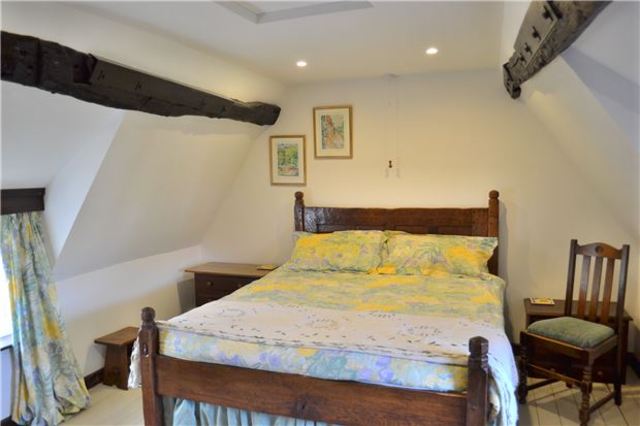  Image of 5 bedroom Detached house for sale in Oxenton Oxenton Cheltenham GL52 at Oxenton  Gloucestershire, GL52 9SE