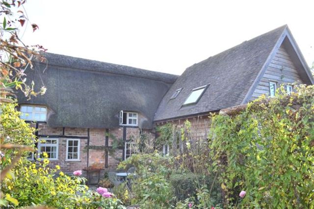  Image of 5 bedroom Detached house for sale in Oxenton Oxenton Cheltenham GL52 at Oxenton  Gloucestershire, GL52 9SE
