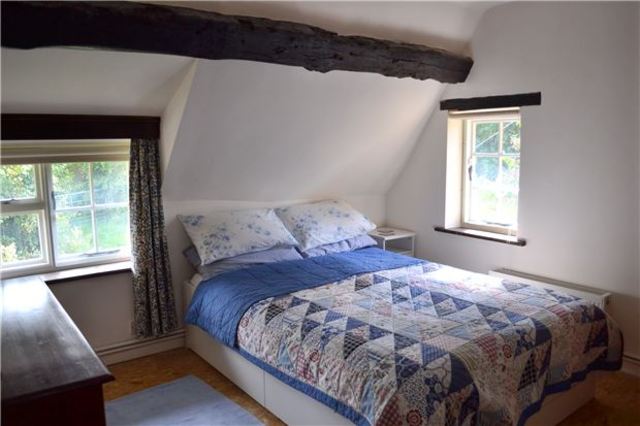  Image of 5 bedroom Detached house for sale in Oxenton Oxenton Cheltenham GL52 at Oxenton  Gloucestershire, GL52 9SE