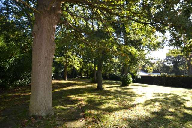  Image of 4 bedroom Detached house to rent in Pachesham Park Leatherhead KT22 at Pachesham Park  Leatherhead, KT22 0DJ