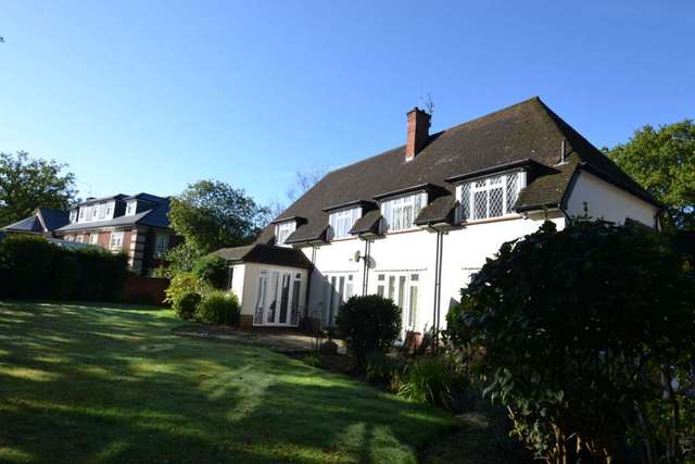  Image of 4 bedroom Detached house to rent in Pachesham Park Leatherhead KT22 at Pachesham Park  Leatherhead, KT22 0DJ