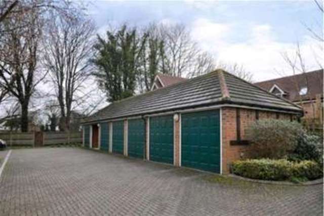  Image of 2 bedroom Flat to rent in Pampisford Road South Croydon CR2 at South Croydon, CR2 6BY