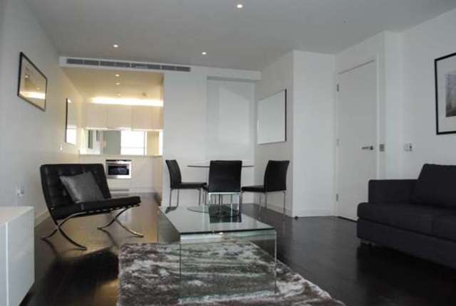  Image of 1 bedroom Flat to rent in Pan Peninsula Square London E14 at Canary Wharf, E14 9HG