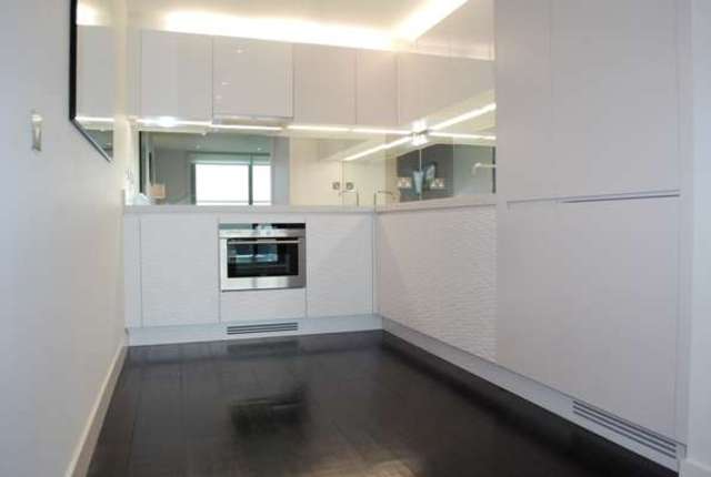  Image of 1 bedroom Flat to rent in Pan Peninsula Square London E14 at Canary Wharf, E14 9HG