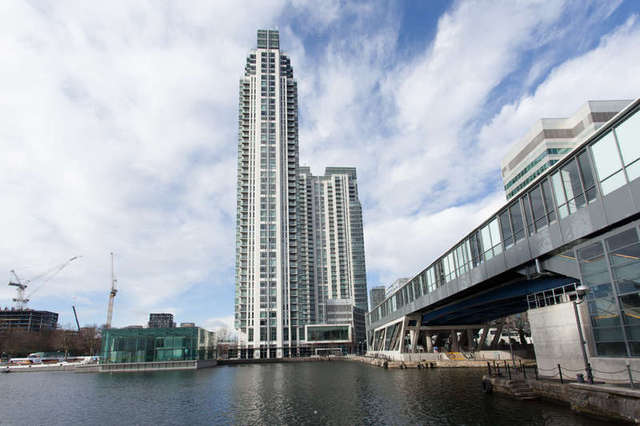  Image of 1 bedroom Flat to rent in Pan Peninsula Square London E14 at Canary Wharf, E14 9HJ