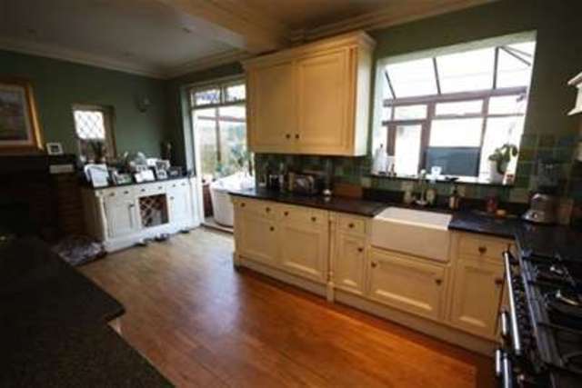  Image of 5 bedroom Semi-Detached house for sale in Park Avenue Woodford Green IG8 at Park Avenue  Woodford Green, IG8 0EU