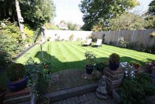  Image of 5 bedroom Semi-Detached house for sale in Park Avenue Woodford Green IG8 at Park Avenue  Woodford Green, IG8 0EU