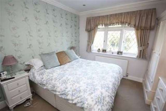  Image of 5 bedroom Semi-Detached house for sale in Park Avenue Woodford Green IG8 at Park Avenue  Woodford Green, IG8 0EU