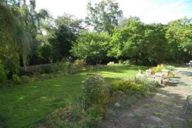  Image of 2 bedroom Flat to rent in Park Valley Nottingham NG7 at Nottingham, NG7 1BS
