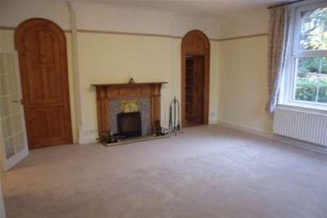  Image of 2 bedroom Flat to rent in Park Valley Nottingham NG7 at Nottingham, NG7 1BS