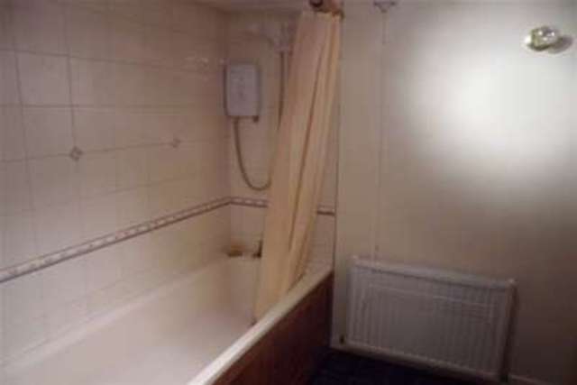  Image of 2 bedroom Flat to rent in Park Valley Nottingham NG7 at Nottingham, NG7 1BS
