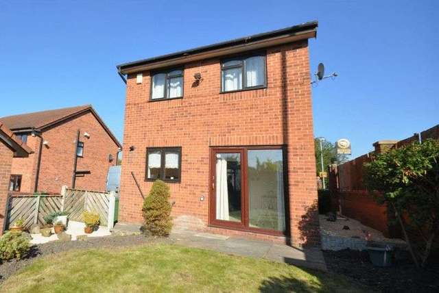  Image of 3 bedroom Detached house to rent in Parkinson Close Wakefield WF1 at Parkinson Close  Wakefield, WF1 4NR