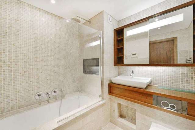  Image of 3 bedroom Apartment to rent in Baker Street London NW1 at Baker Street Baker Street London, NW1 6XE