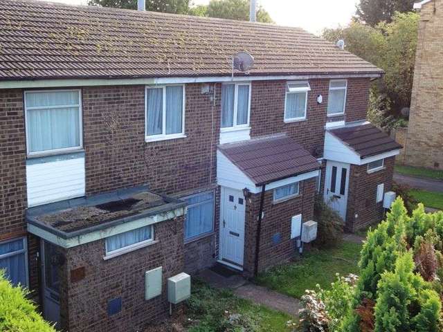  Image of 2 bedroom Terraced house for sale in Parkway Houghton Regis Dunstable LU5 at Parkway Houghton Regis Dunstable, LU5 5PT